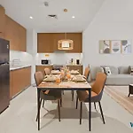 Serene 1 Bedroom In Surf 2-Creek Beach Access